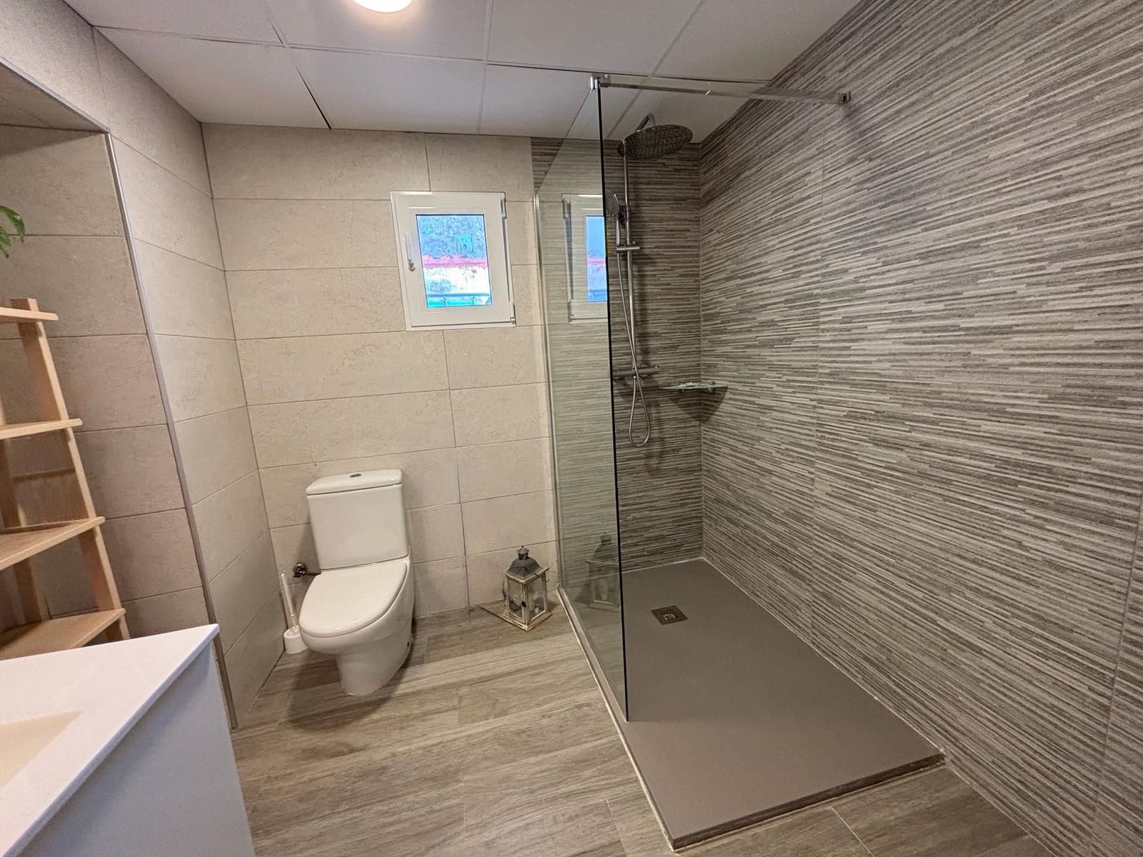 5 bedroom Villa for sale in Alicante / Alacant city with garage - € 349,900 (Ref: 9495596)