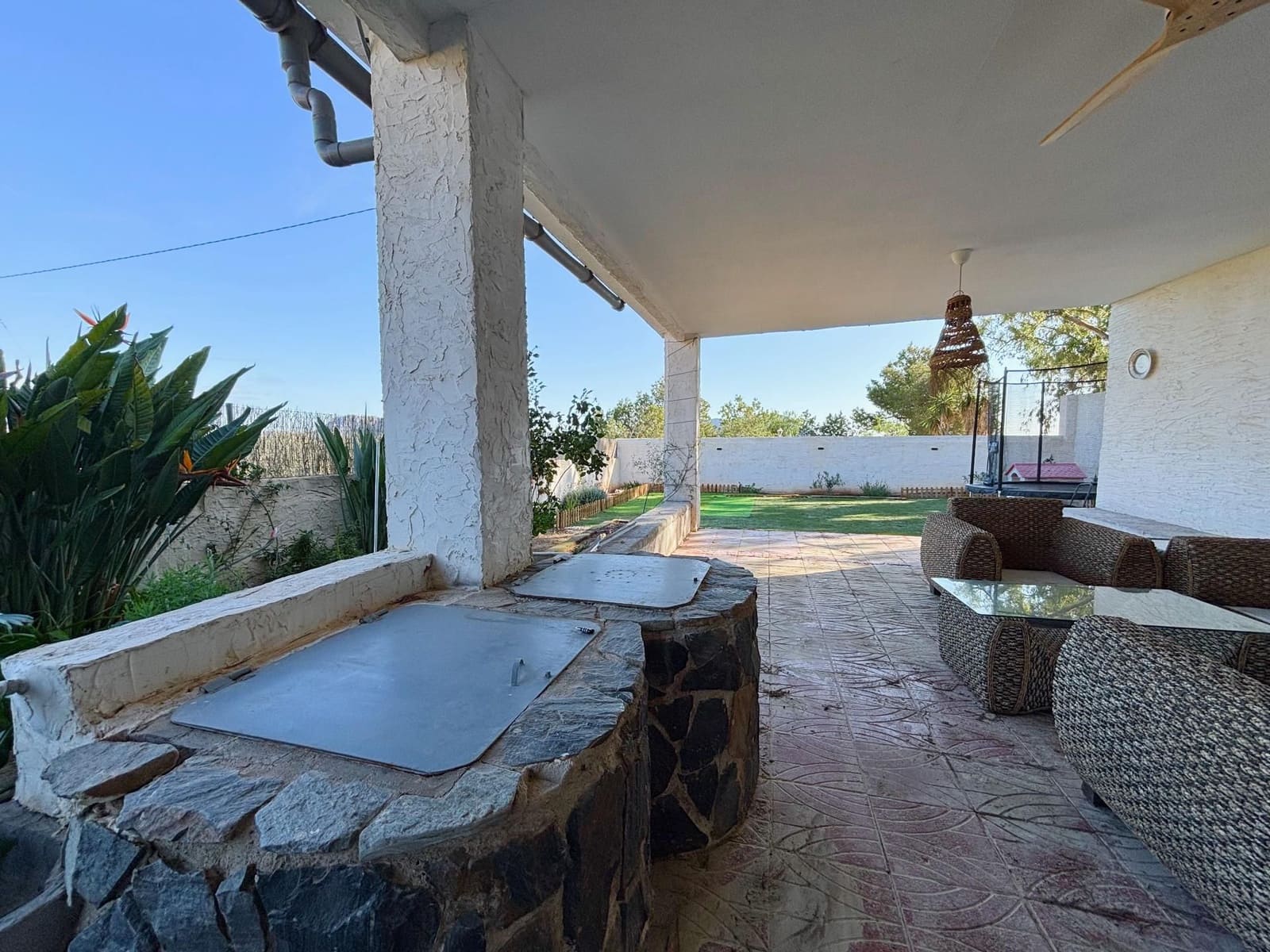 5 bedroom Villa for sale in Alicante / Alacant city with garage - € 349,900 (Ref: 9495596)