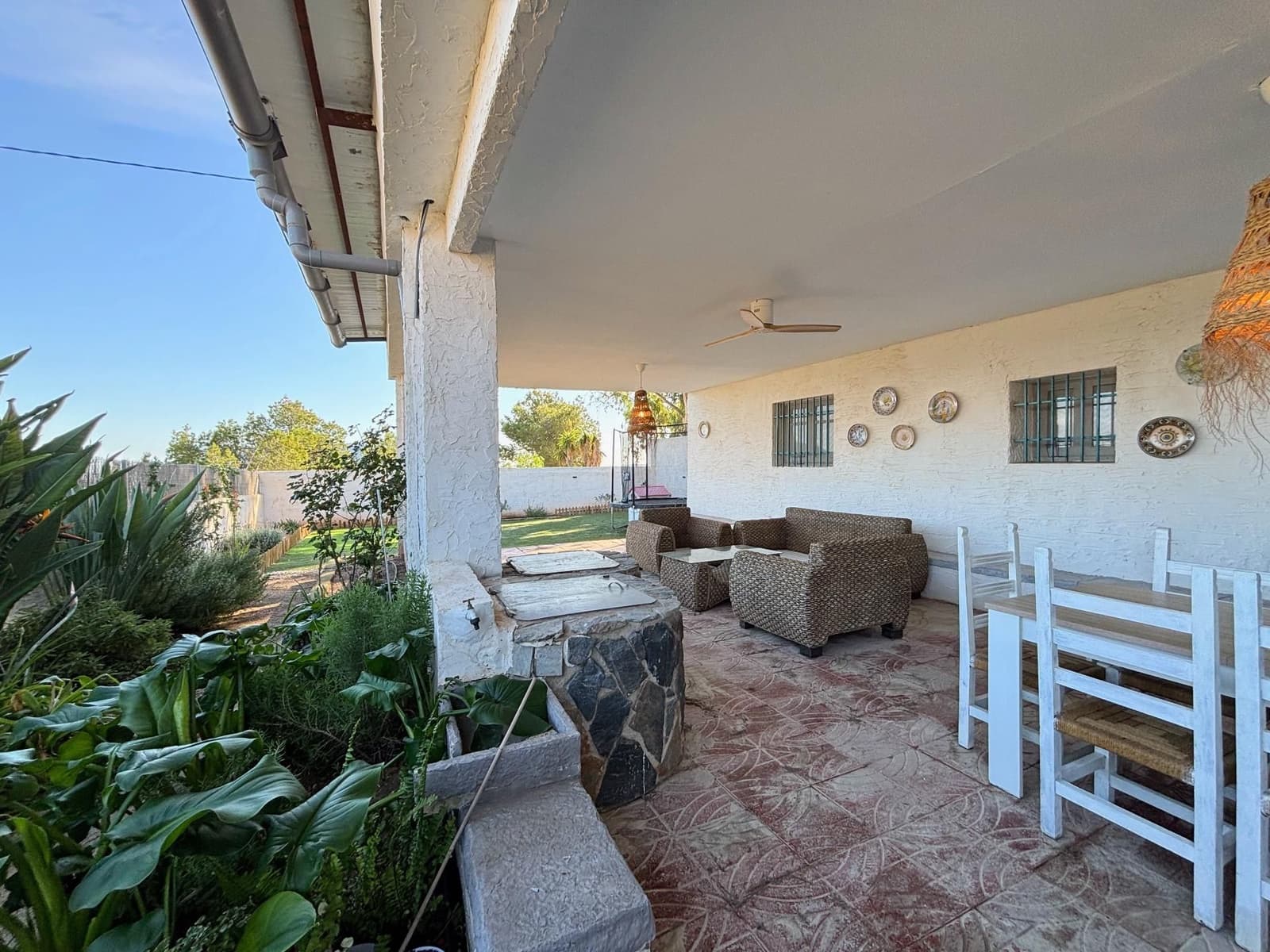 5 bedroom Villa for sale in Alicante / Alacant city with garage - € 349,900 (Ref: 9495596)