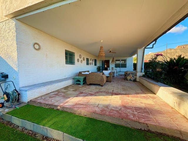 5 makuuhuone Huvila myytävänä paikassa La Alcoraya, Alicante kaupunki mukana 
autotalli - 349 900 € (Ref: 9495596)