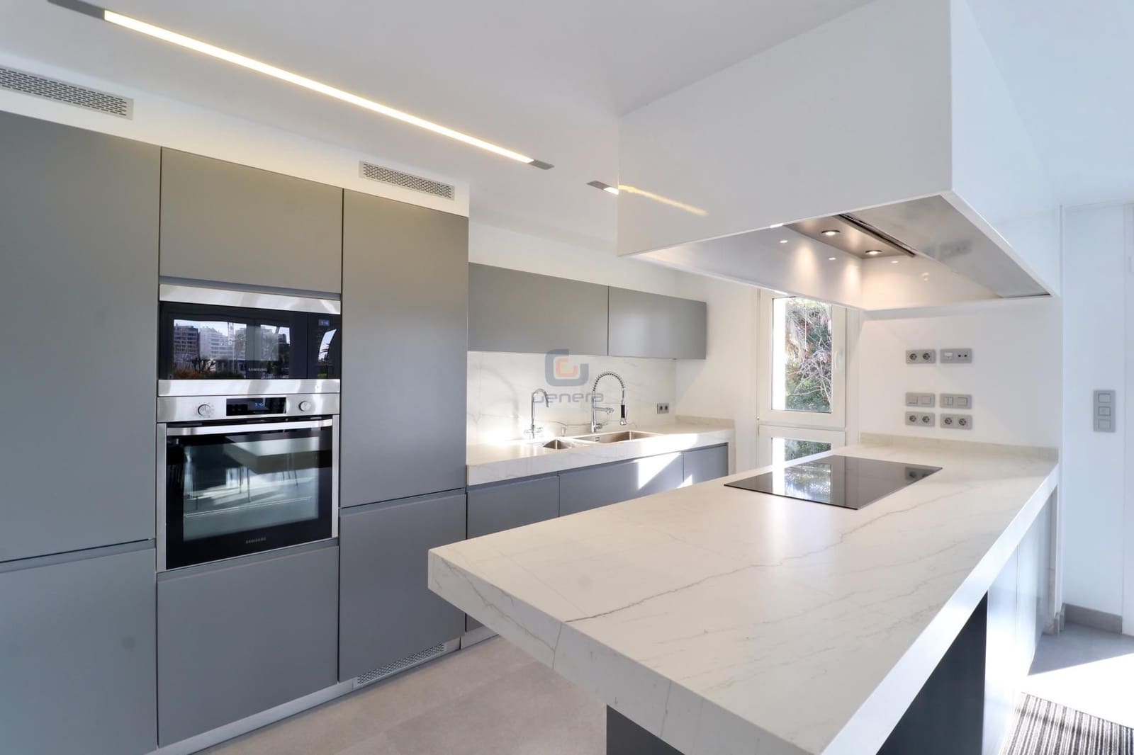 Chalet de 5 habitaciones en El Campello en venta con piscina garaje - 1.800.000 € (Ref: 9496645)