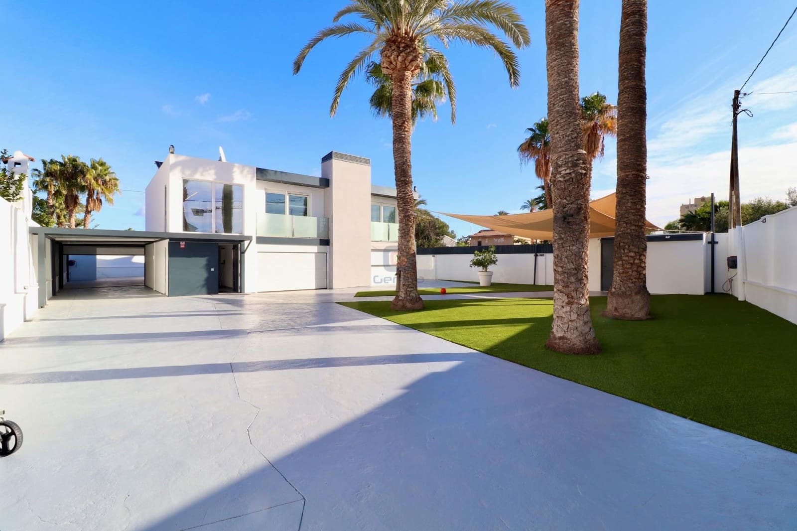 Chalet de 5 habitaciones en El Campello en venta con piscina garaje - 1.800.000 € (Ref: 9496645)