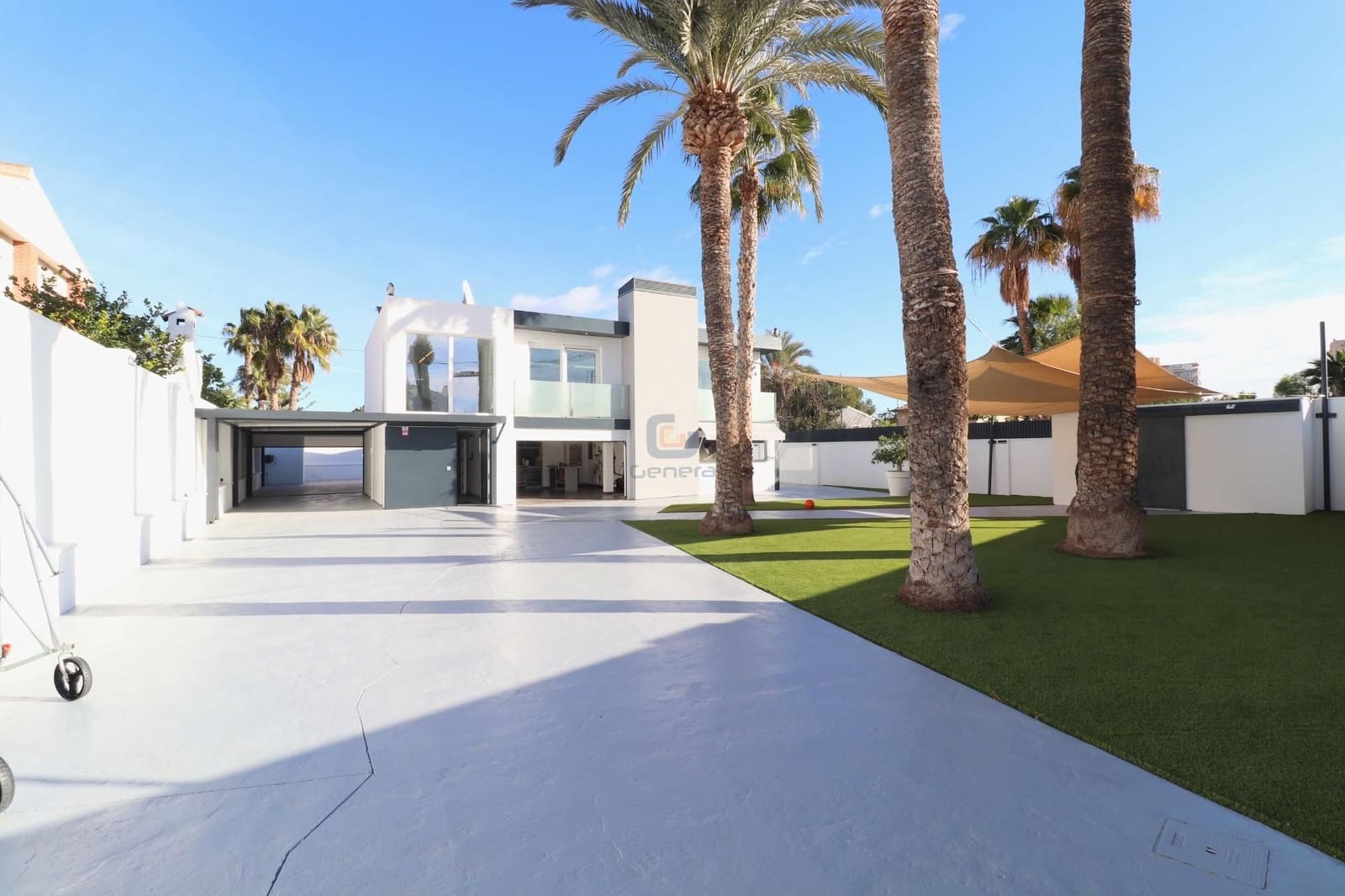 Chalet de 5 habitaciones en El Campello en venta con piscina garaje - 1.800.000 € (Ref: 9496645)