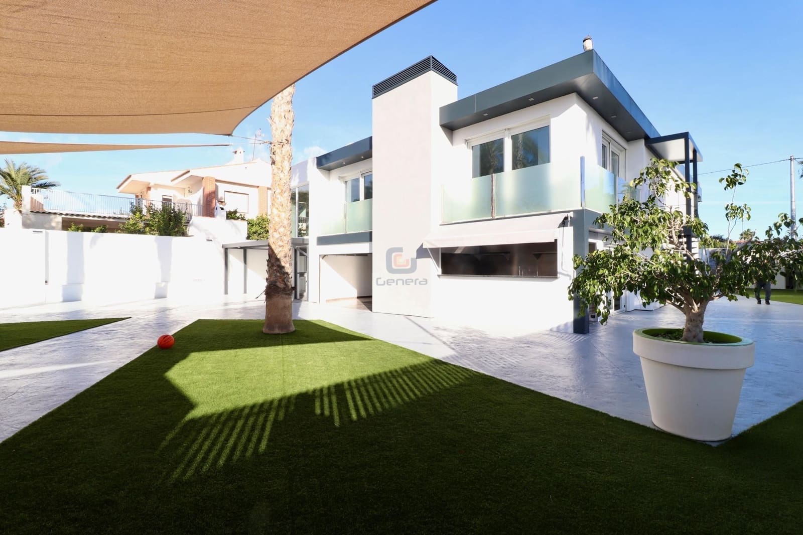 Chalet de 5 habitaciones en El Campello en venta con piscina garaje - 1.800.000 € (Ref: 9496645)