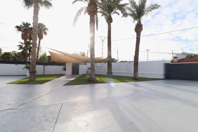 5 slaapkamer Villa te koop in Playa de Muchavista, El Campello met zwembad garage - € 1.800.000 (Ref: 9496645)
