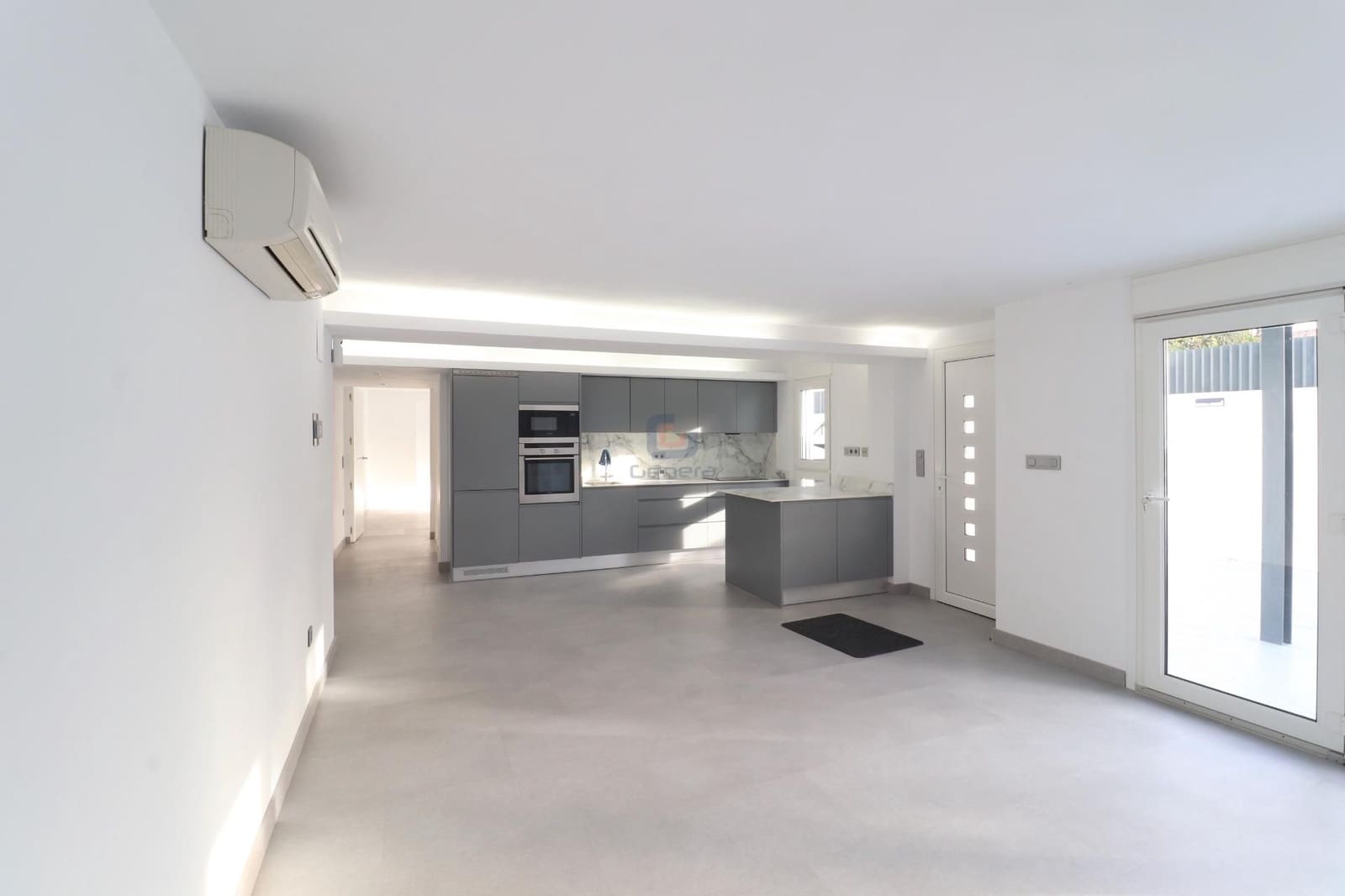 5 makuuhuone Huvila myytävänä paikassa El Campello mukana uima-altaan 
autotalli - 1 800 000 € (Ref: 9496645)