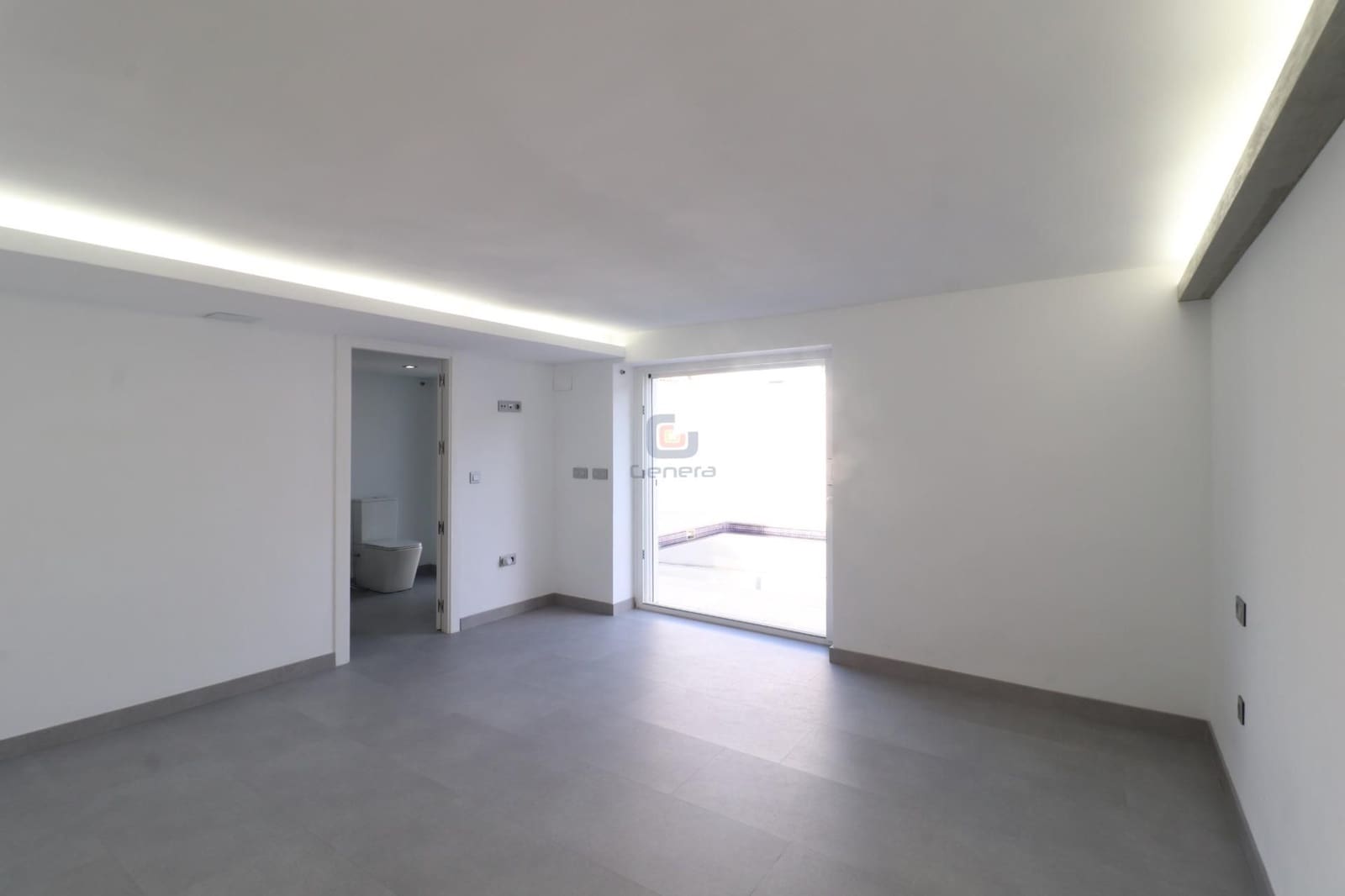 5 makuuhuone Huvila myytävänä paikassa El Campello mukana uima-altaan 
autotalli - 1 800 000 € (Ref: 9496645)