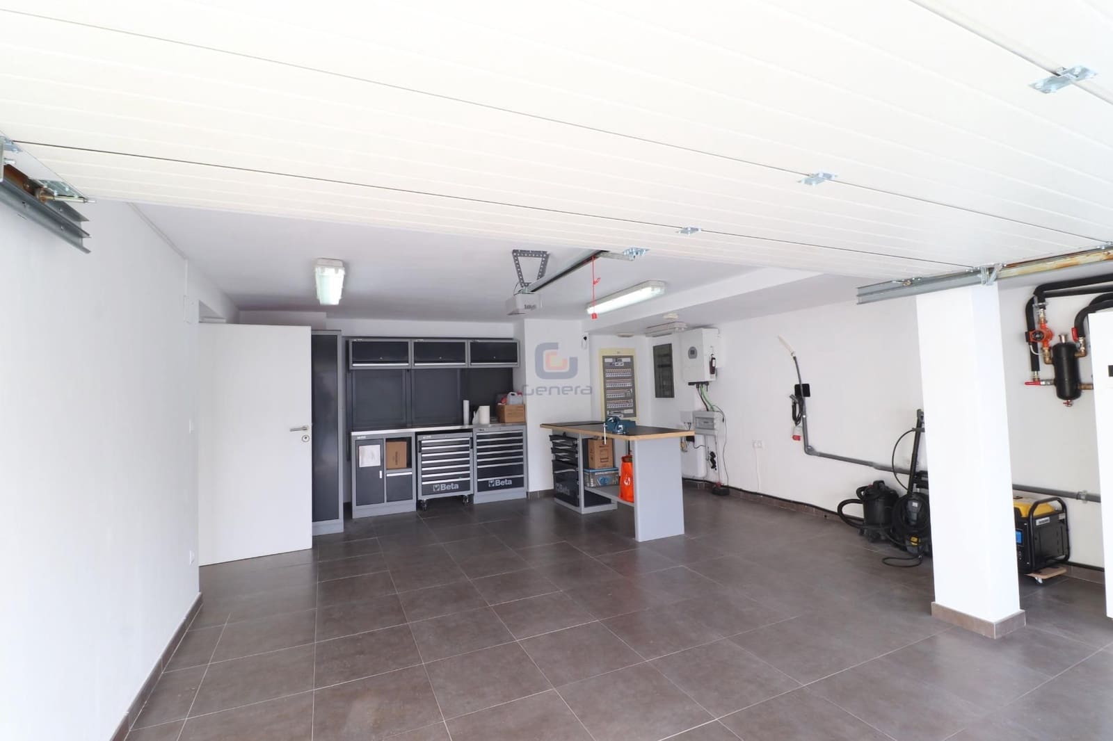 5 makuuhuone Huvila myytävänä paikassa El Campello mukana uima-altaan 
autotalli - 1 800 000 € (Ref: 9496645)