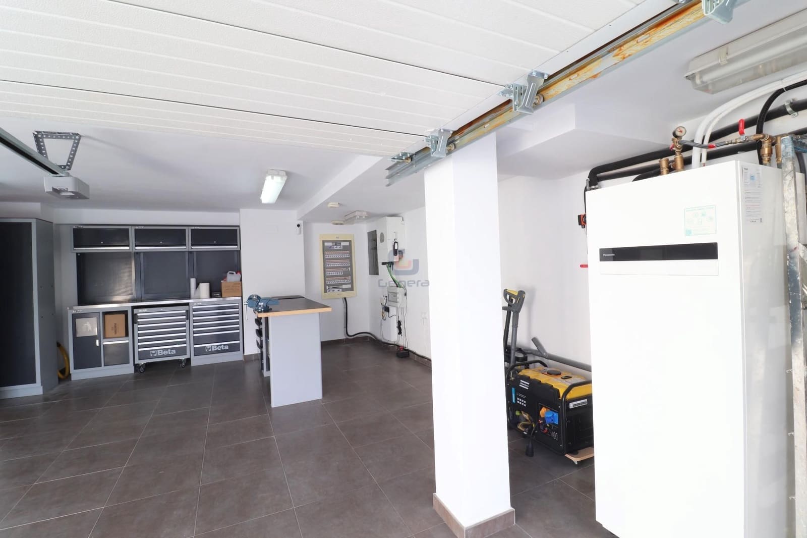 5 makuuhuone Huvila myytävänä paikassa El Campello mukana uima-altaan 
autotalli - 1 800 000 € (Ref: 9496645)