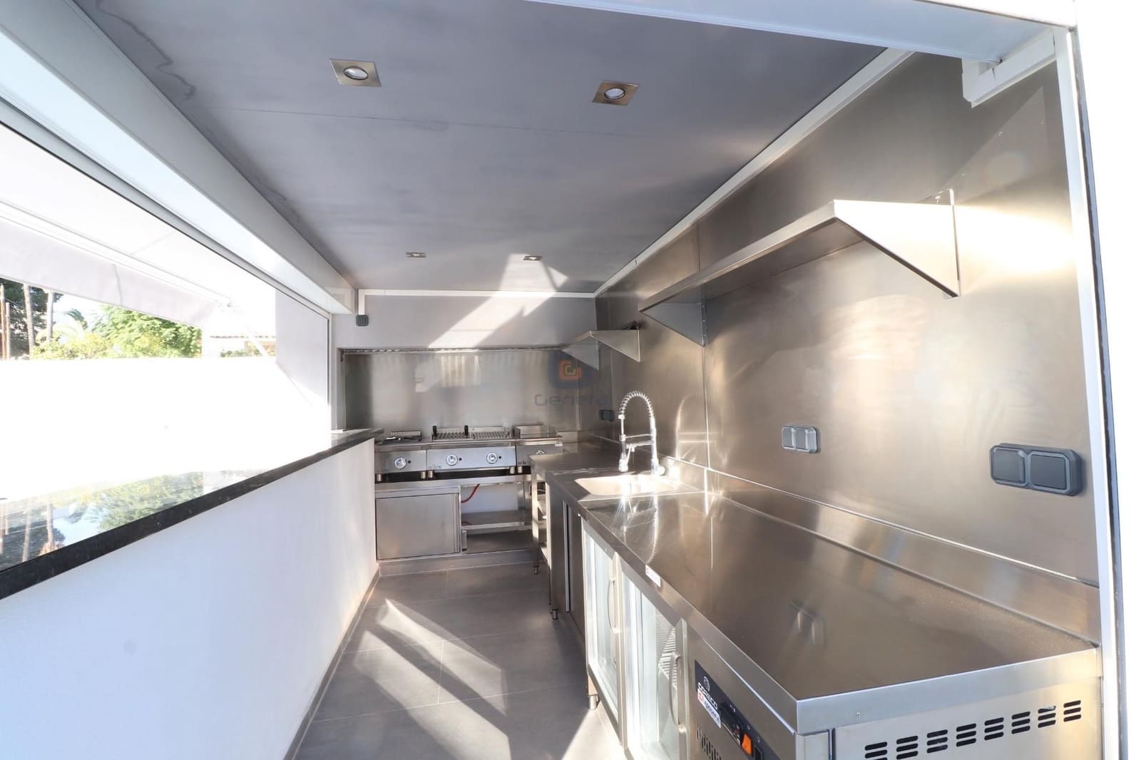 5 makuuhuone Huvila myytävänä paikassa El Campello mukana uima-altaan 
autotalli - 1 800 000 € (Ref: 9496645)