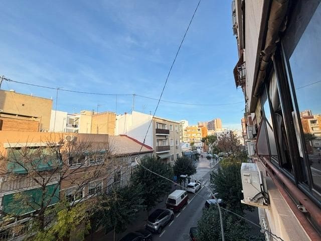 4 Zimmer Wohnung zu verkaufen in Alicante / Alacant Stadt - 229.900 € (Ref: 9503551)