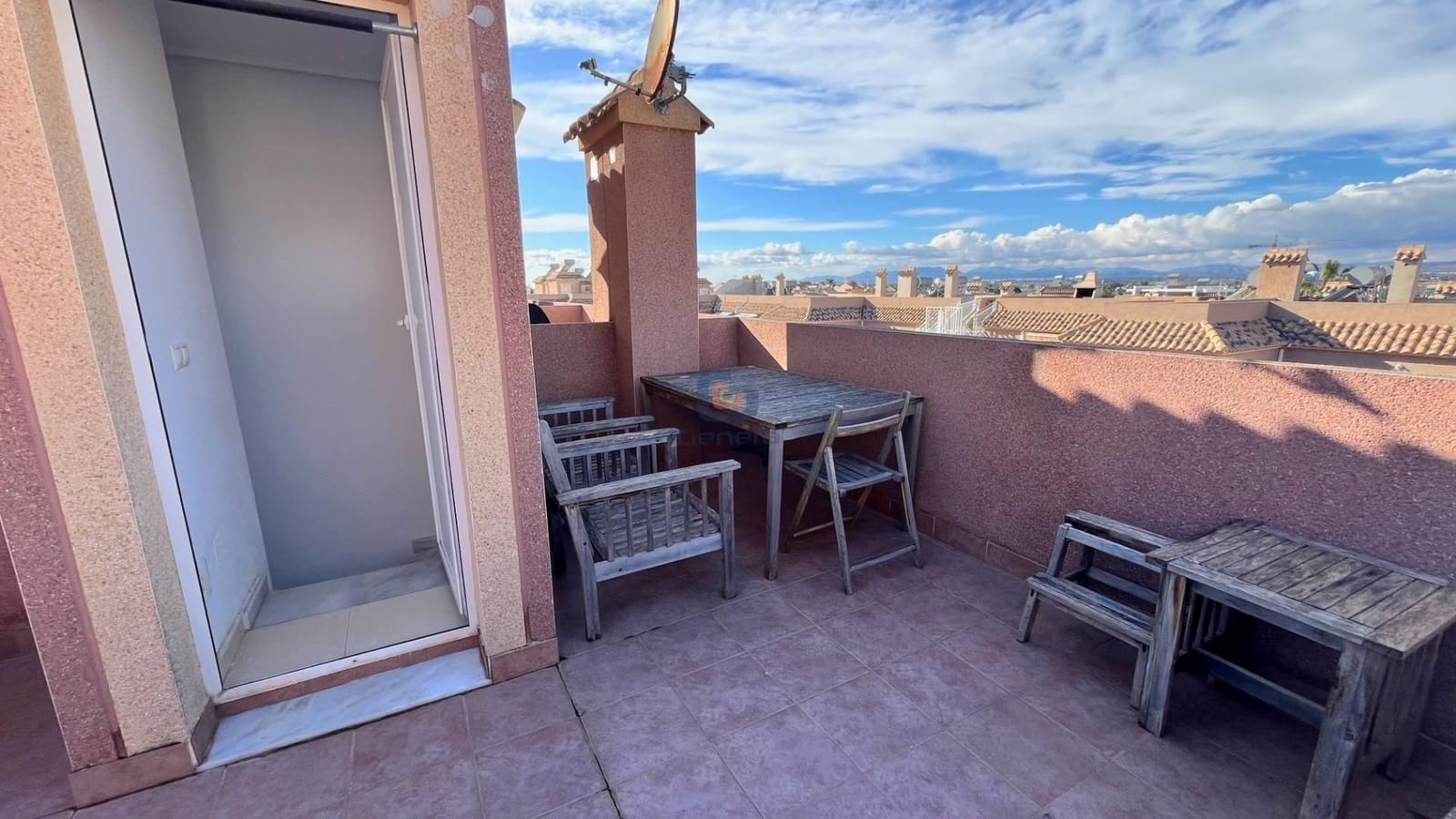 2 soveværelse Bungalow til salg i Santa Pola med swimmingpool - € 220.000 (Ref: 9521924)