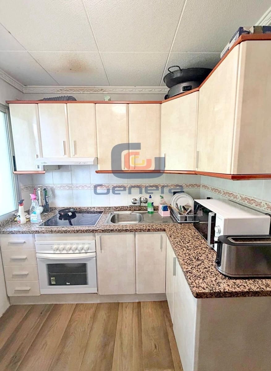 4 soverom Leilighet til salgs i Alicante by - € 99 000 (Ref: 9535299)