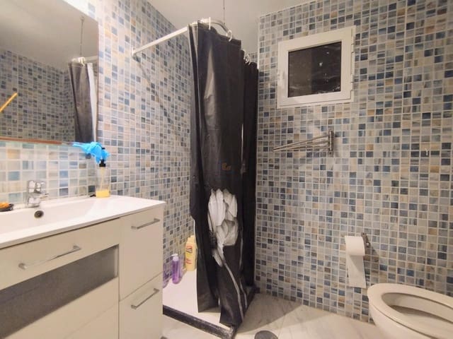 3 camera da letto Appartamento in vendita in Colonia Requena, Alicante città - 79.000 € (Rif: 9547015)