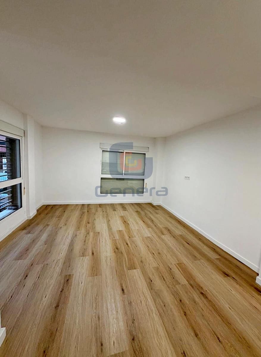 Piso de 3 habitaciones en Alicante / Alacant ciudad en venta - 169.000 € (Ref: 9553194)