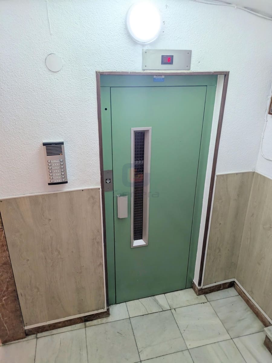 4 Zimmer Apartment zu verkaufen in Alicante / Alacant Stadt - 309.000 € (Ref: 9559350)