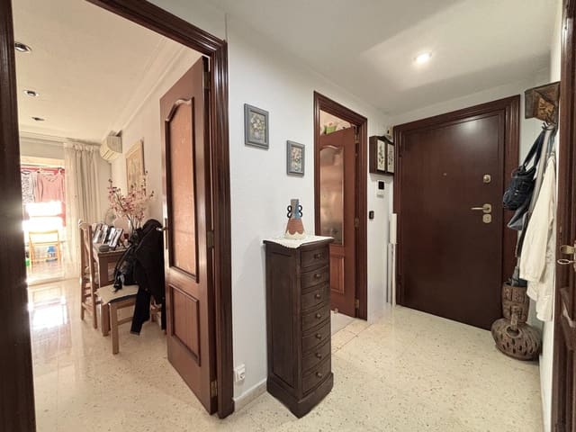 3 soveværelse Lejlighed til salg i San Blas, Alicante by med swimmingpool garage - € 285.000 (Ref: 9626710)