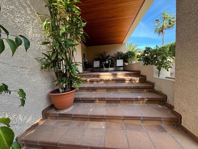 4 quarto Moradia para venda em Urbanizaciones, Benidorm com piscina garagem - 870 000 € (Ref: 9630606)