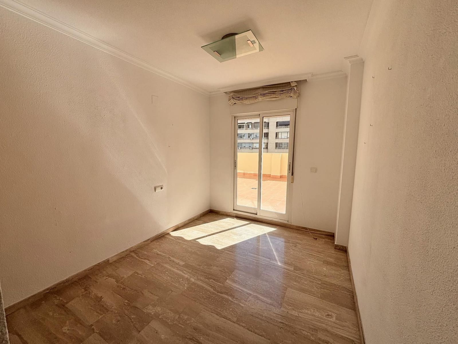 4 bedroom Flat for sale in Alicante / Alacant city - € 469,000 (Ref: 9691484)