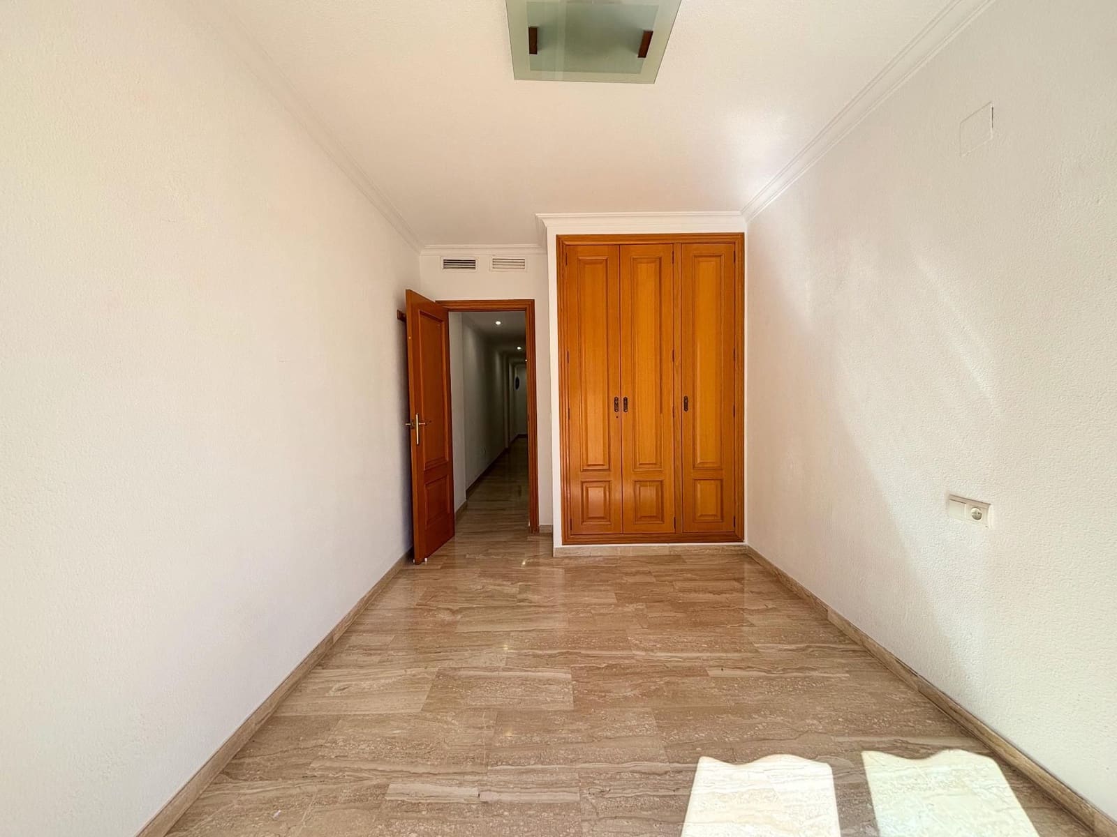 4 bedroom Flat for sale in Alicante / Alacant city - € 469,000 (Ref: 9691484)