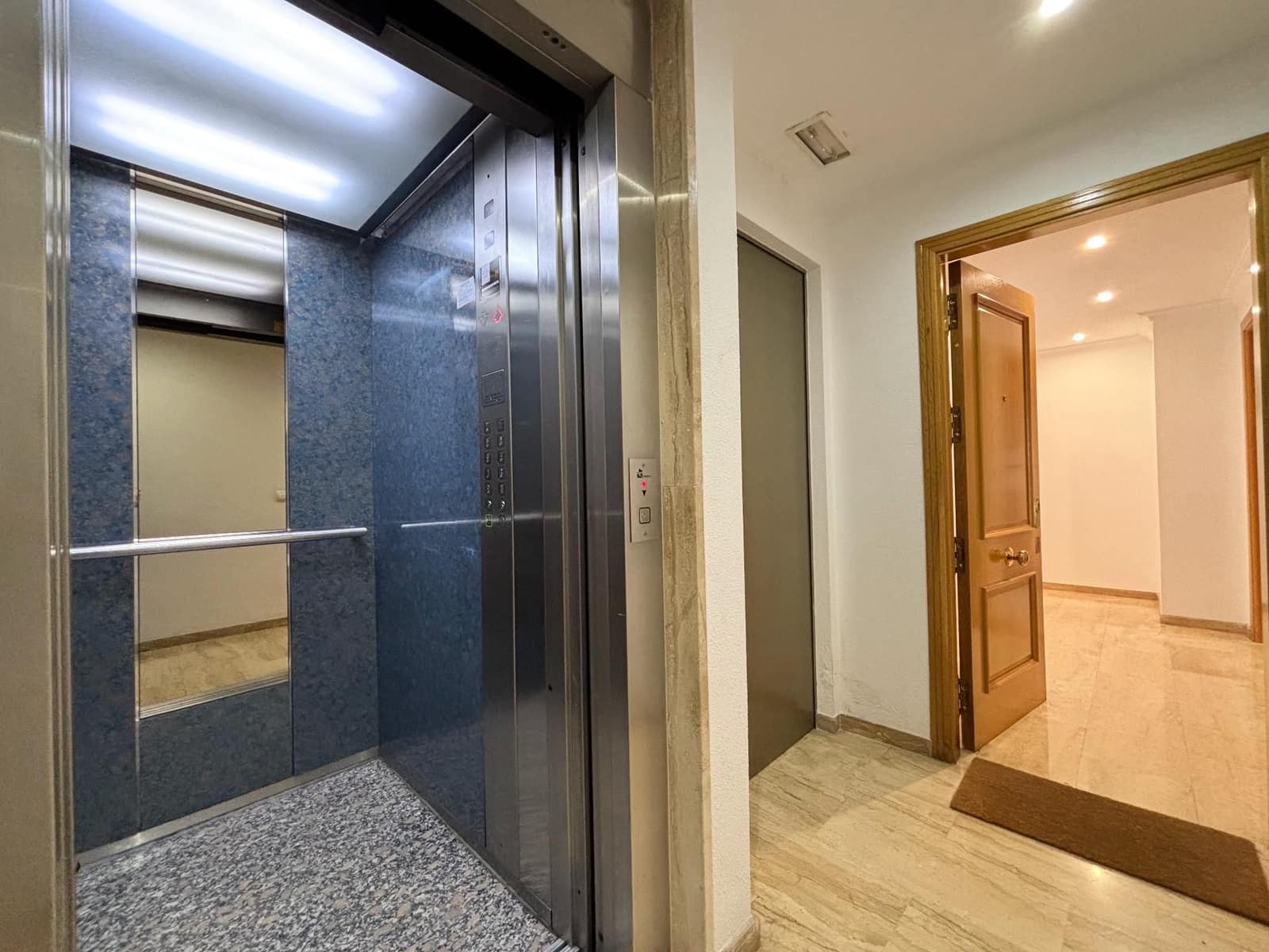 4 bedroom Flat for sale in Alicante / Alacant city - € 469,000 (Ref: 9691484)