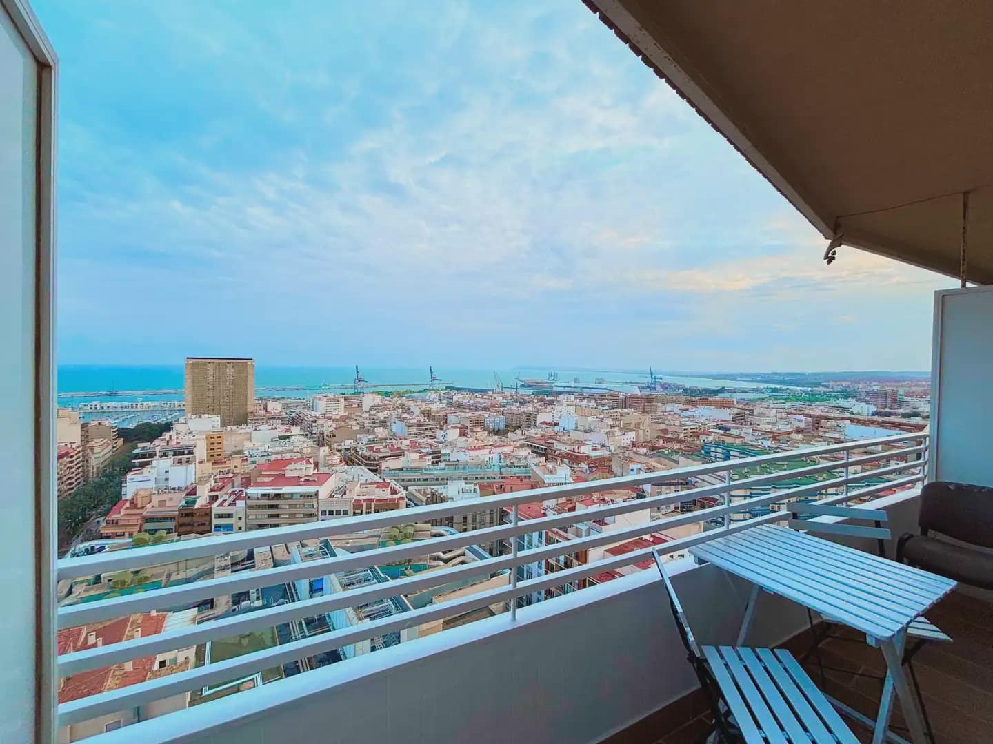 Apartament na sprzedaż w Miasto Alicante / Alacant - 255 000 € (Ref: 9715720)