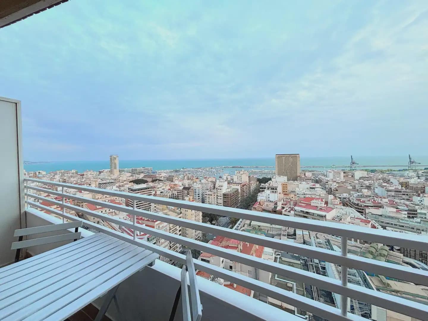 Apartament na sprzedaż w Miasto Alicante / Alacant - 255 000 € (Ref: 9715720)