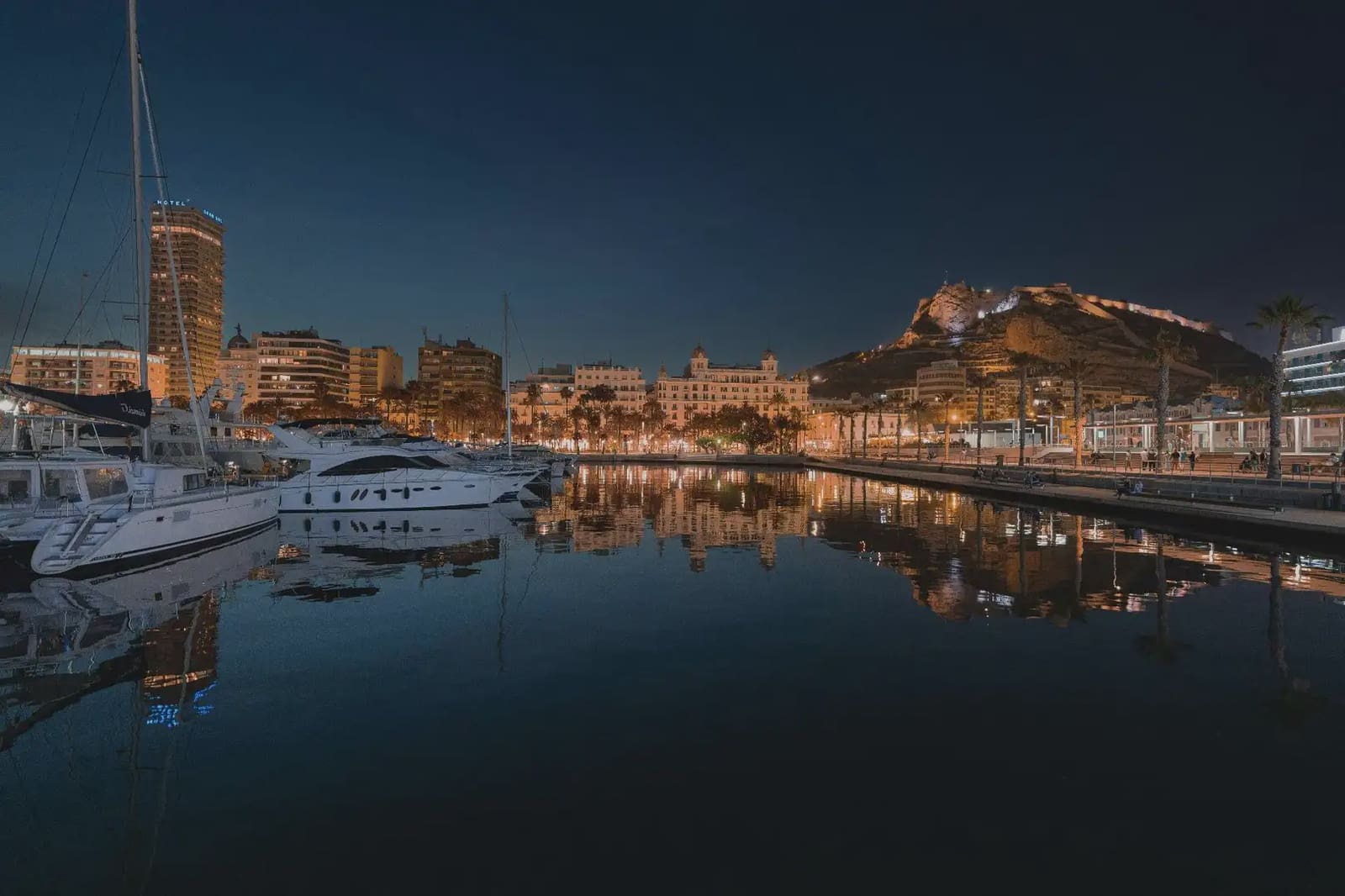 Apartament na sprzedaż w Miasto Alicante / Alacant - 255 000 € (Ref: 9715720)