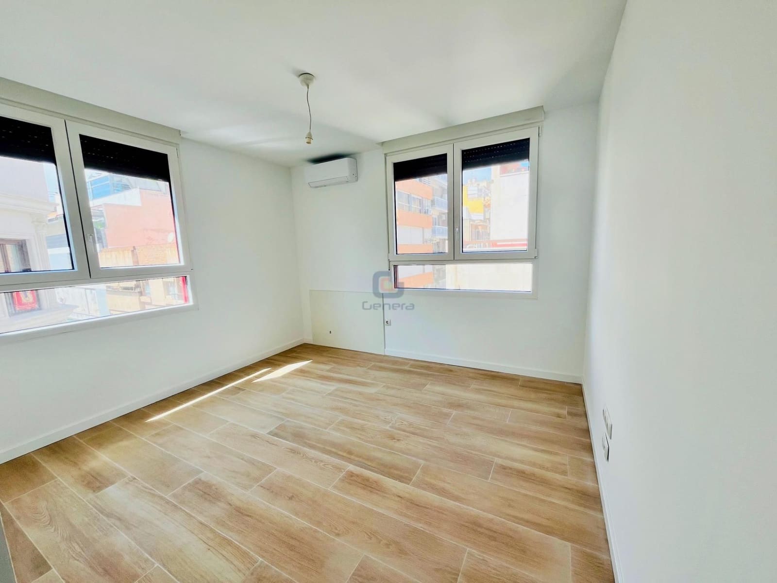 2 bedroom Flat for sale in Alicante / Alacant city - € 269,900 (Ref: 9720906)