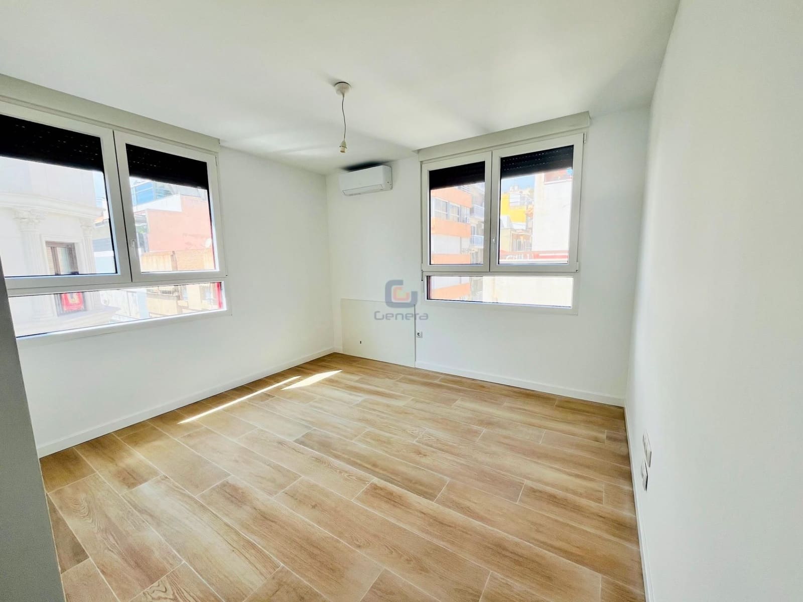 2 bedroom Flat for sale in Alicante / Alacant city - € 269,900 (Ref: 9720906)