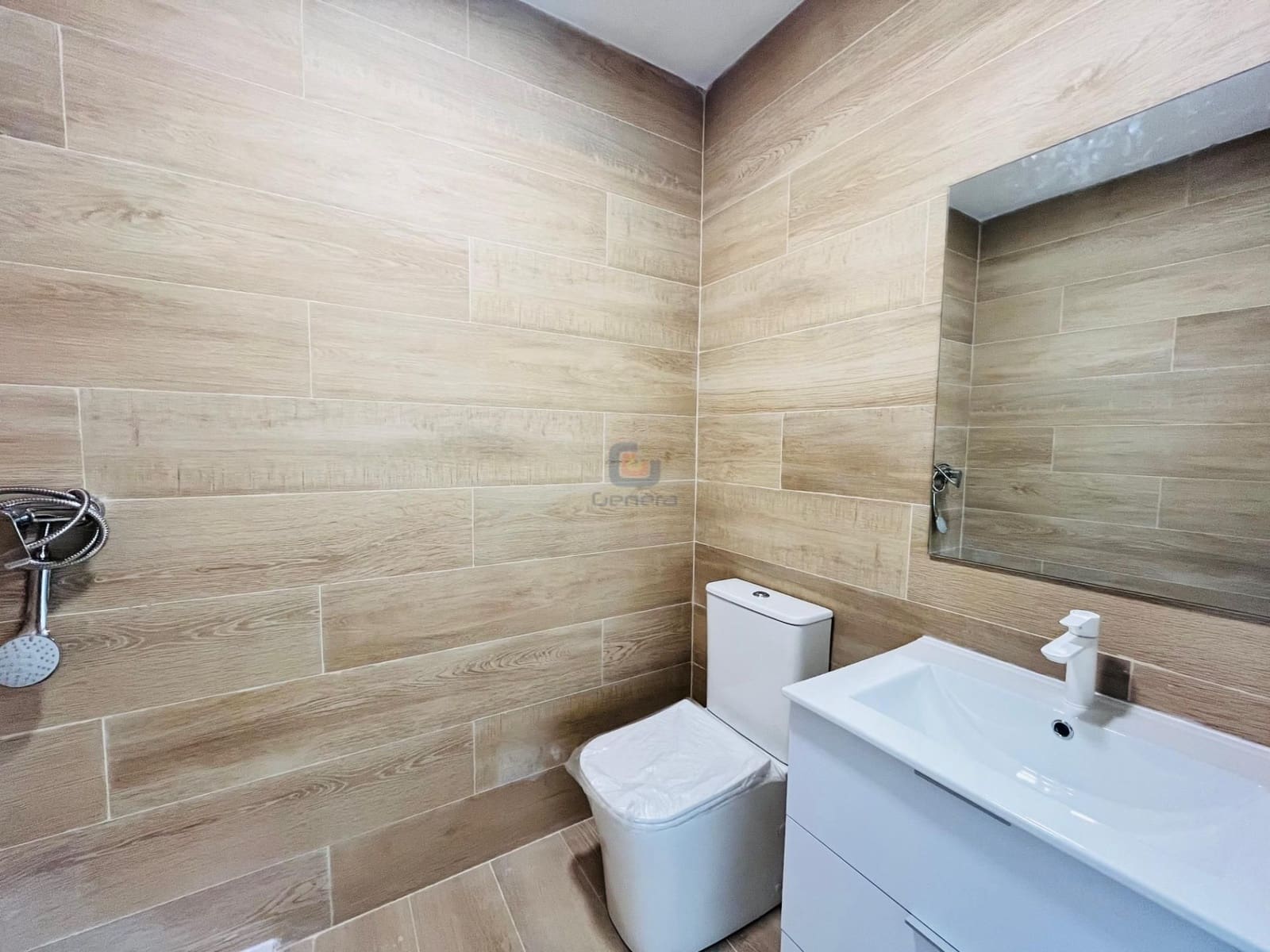 2 bedroom Flat for sale in Alicante / Alacant city - € 269,900 (Ref: 9720906)