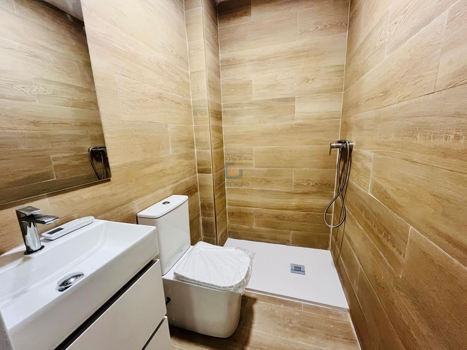 2 bedroom Flat for sale in Alicante / Alacant city - € 269,900 (Ref: 9720906)