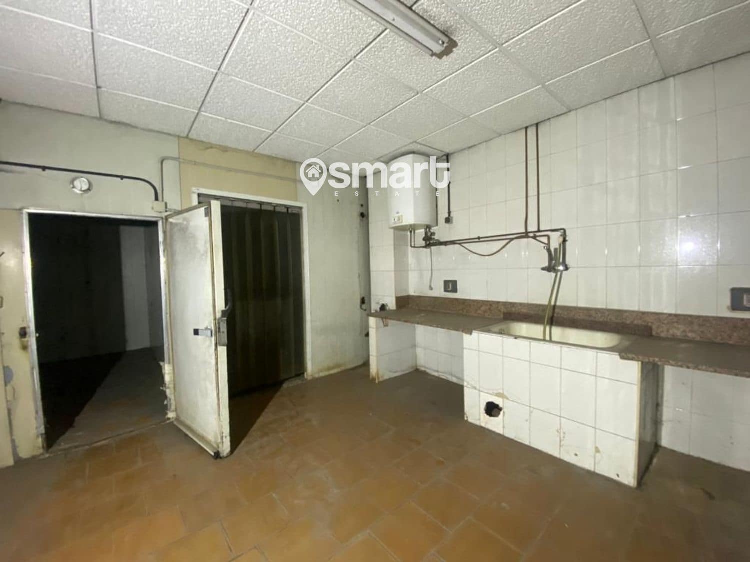 Commercial for sale in Mieres - € 100,000 (Ref: 8372174)