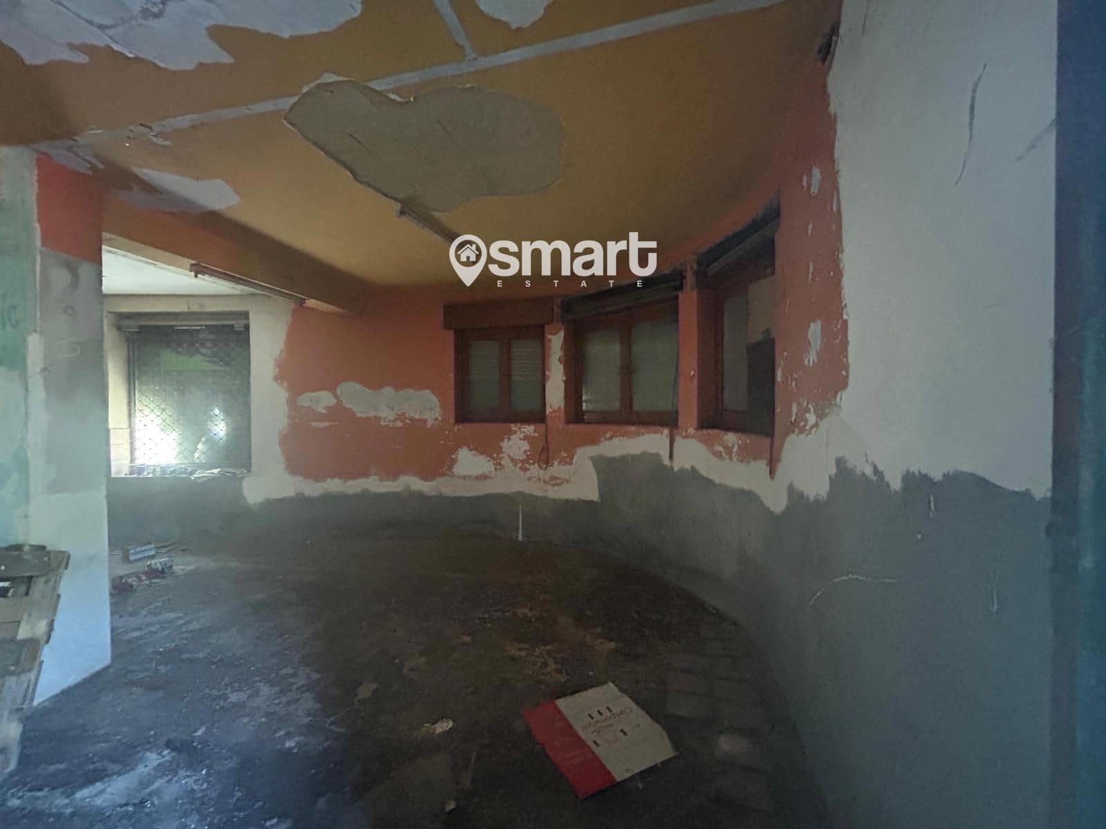 Commercial for sale in Mieres - € 100,000 (Ref: 8372174)