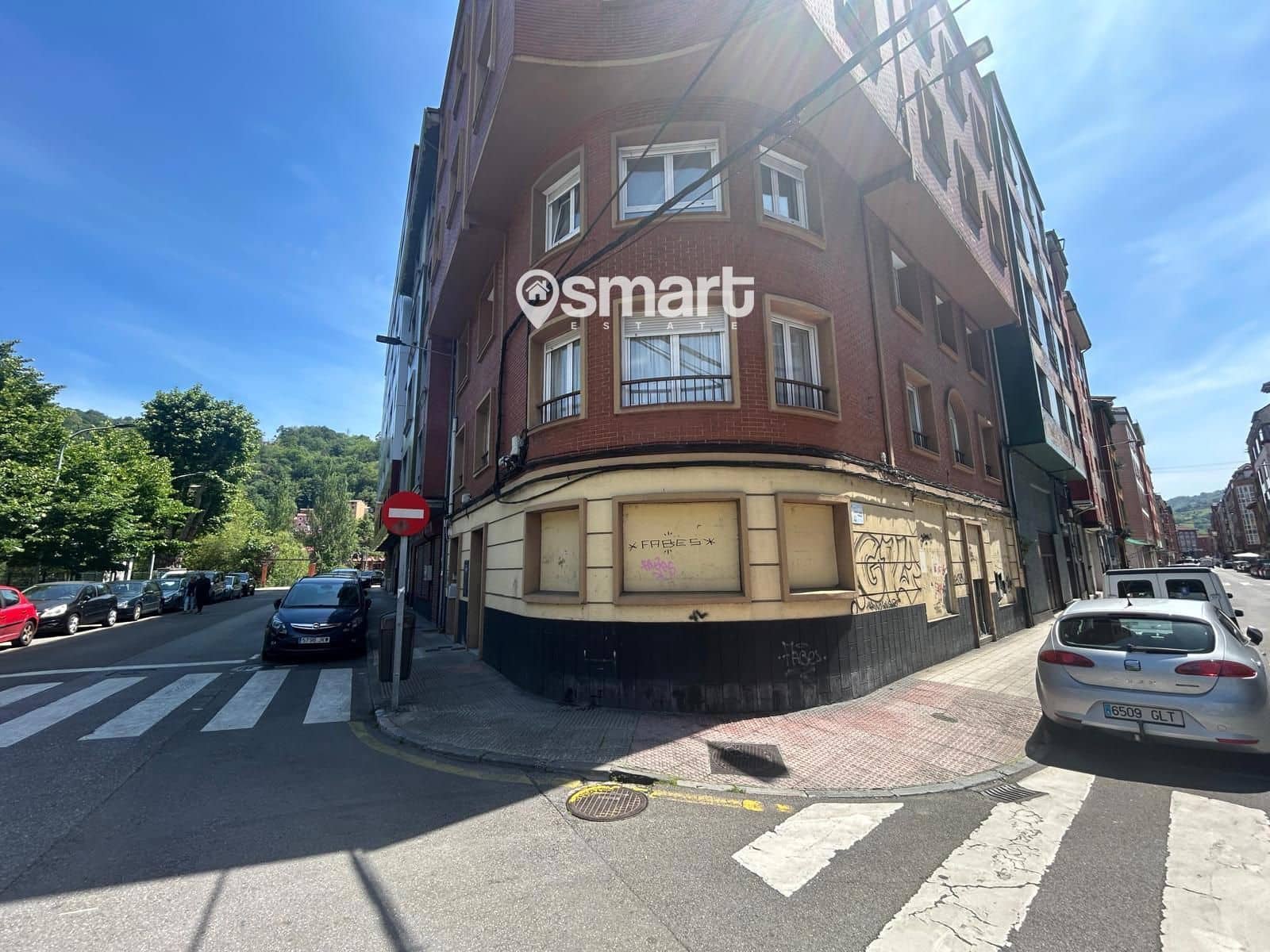 Commercial for sale in Mieres - € 100,000 (Ref: 8372174)