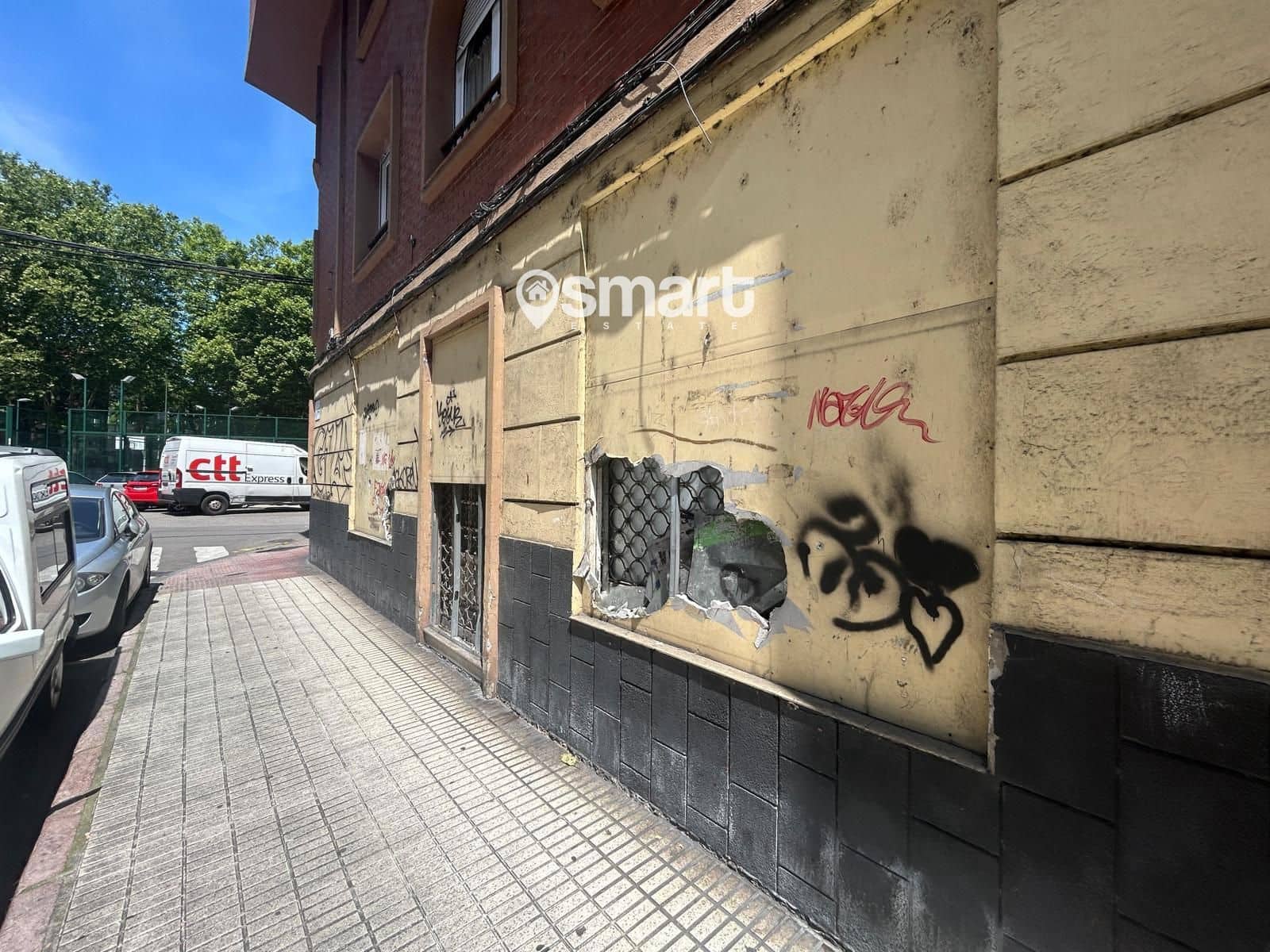 Commercial for sale in Mieres - € 100,000 (Ref: 8372174)