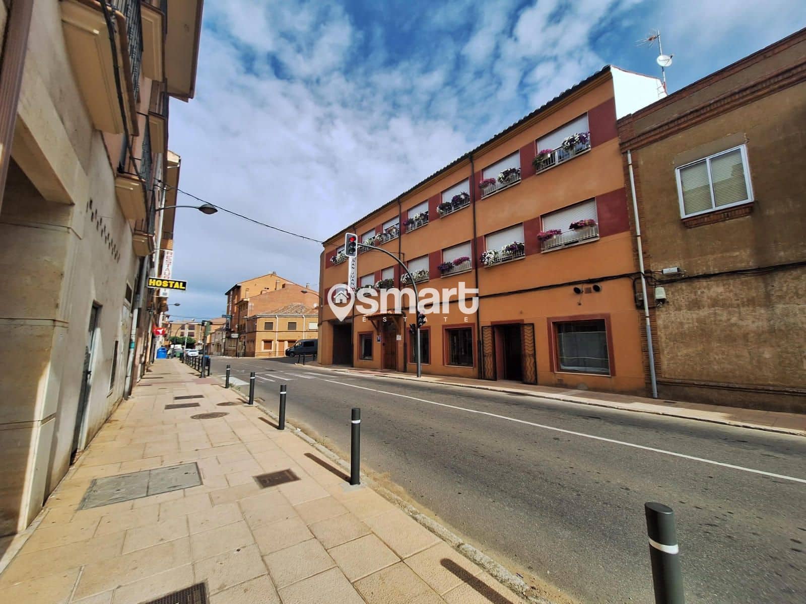 Commercial for sale in Sahagun - € 50,000 (Ref: 8473076)