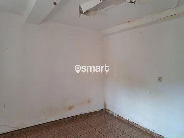 3 bedroom Villa for sale in Siero - € 45,000 (Ref: 8562961)