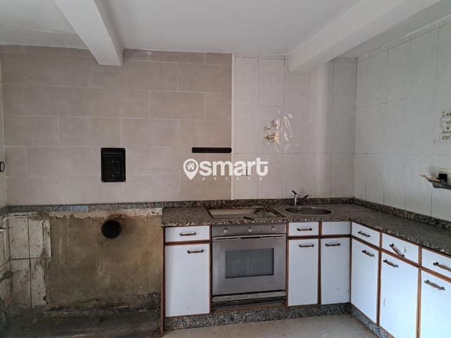 3 bedroom Villa for sale in Siero - € 45,000 (Ref: 8562961)