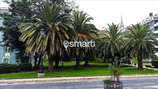 Erhverv til salg i Centro Urbano, Oviedo - € 324.000 (Ref: 8596637)