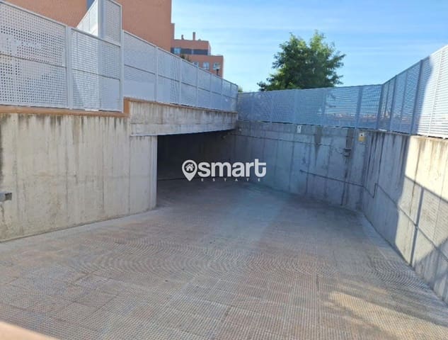 Garage for sale in Casco Histórico de Vicálvaro, Madrid city - € 14,400 (Ref: 8703316)