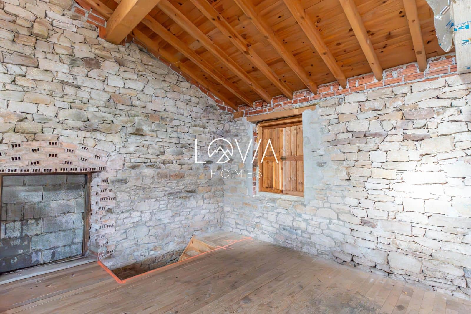 4 slaapkamer Villa te koop in Santa Maria de Cayon - € 224.000 (Ref: 8710129)