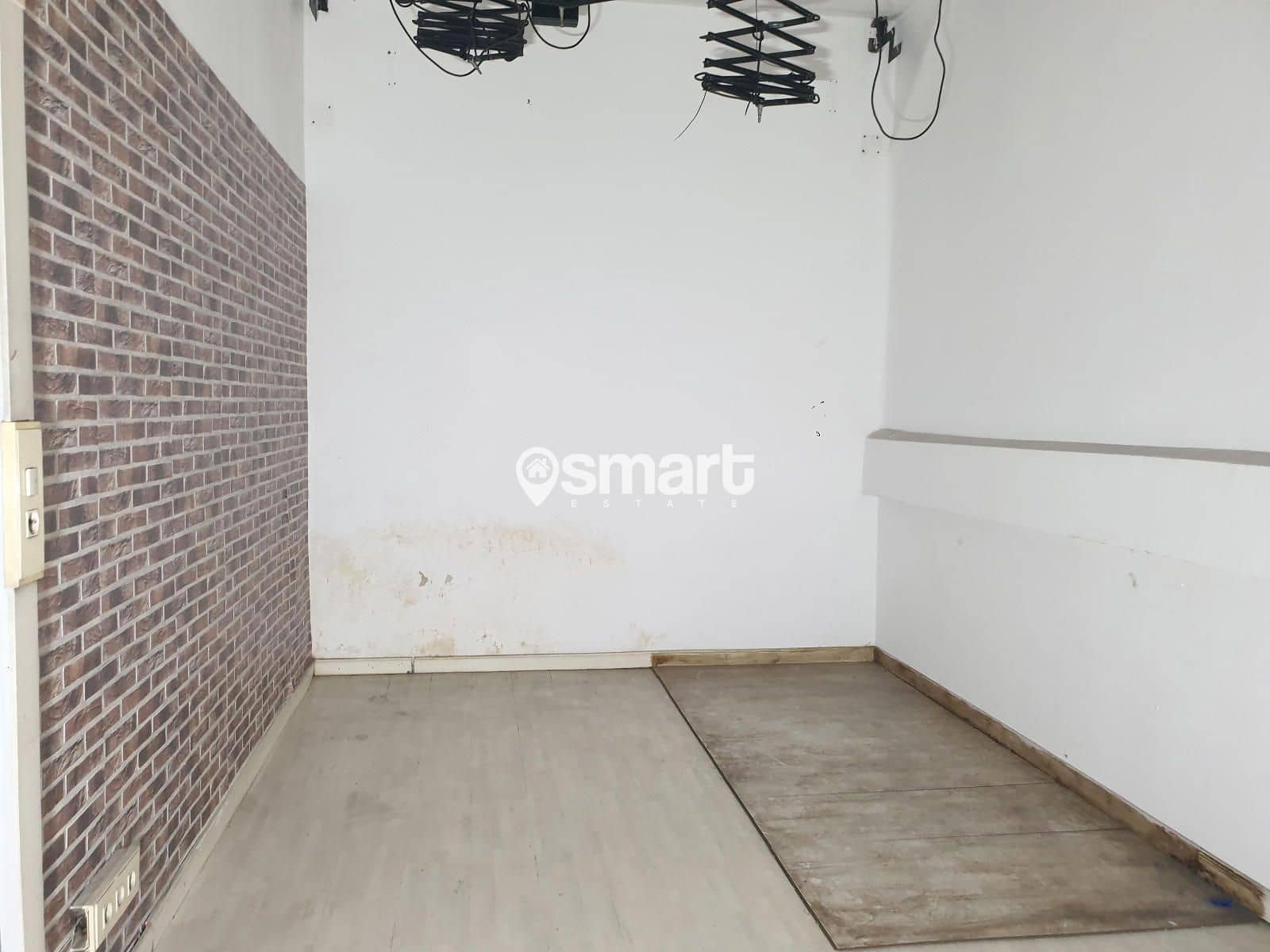 Erhverv til salg i Aviles - € 60.000 (Ref: 8710742)