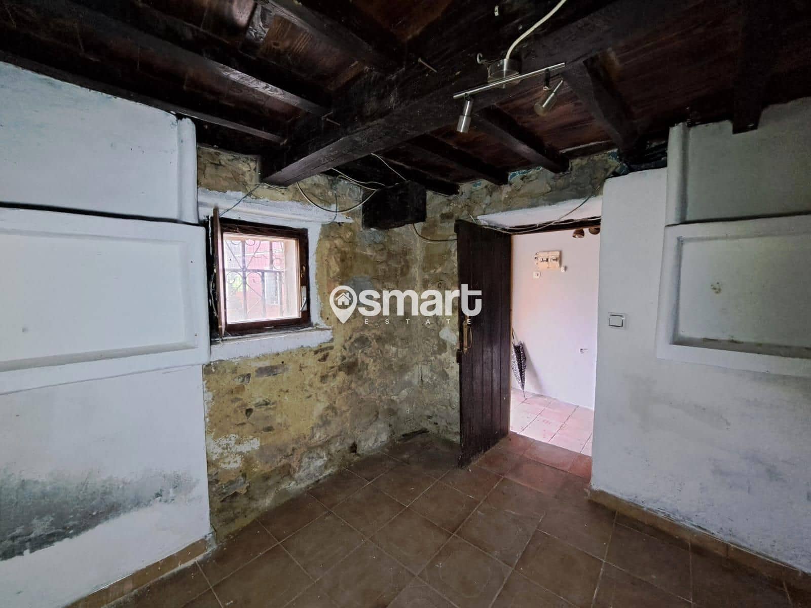 3 soveværelse Byhus til salg i Mieres - € 26.000 (Ref: 8762777)