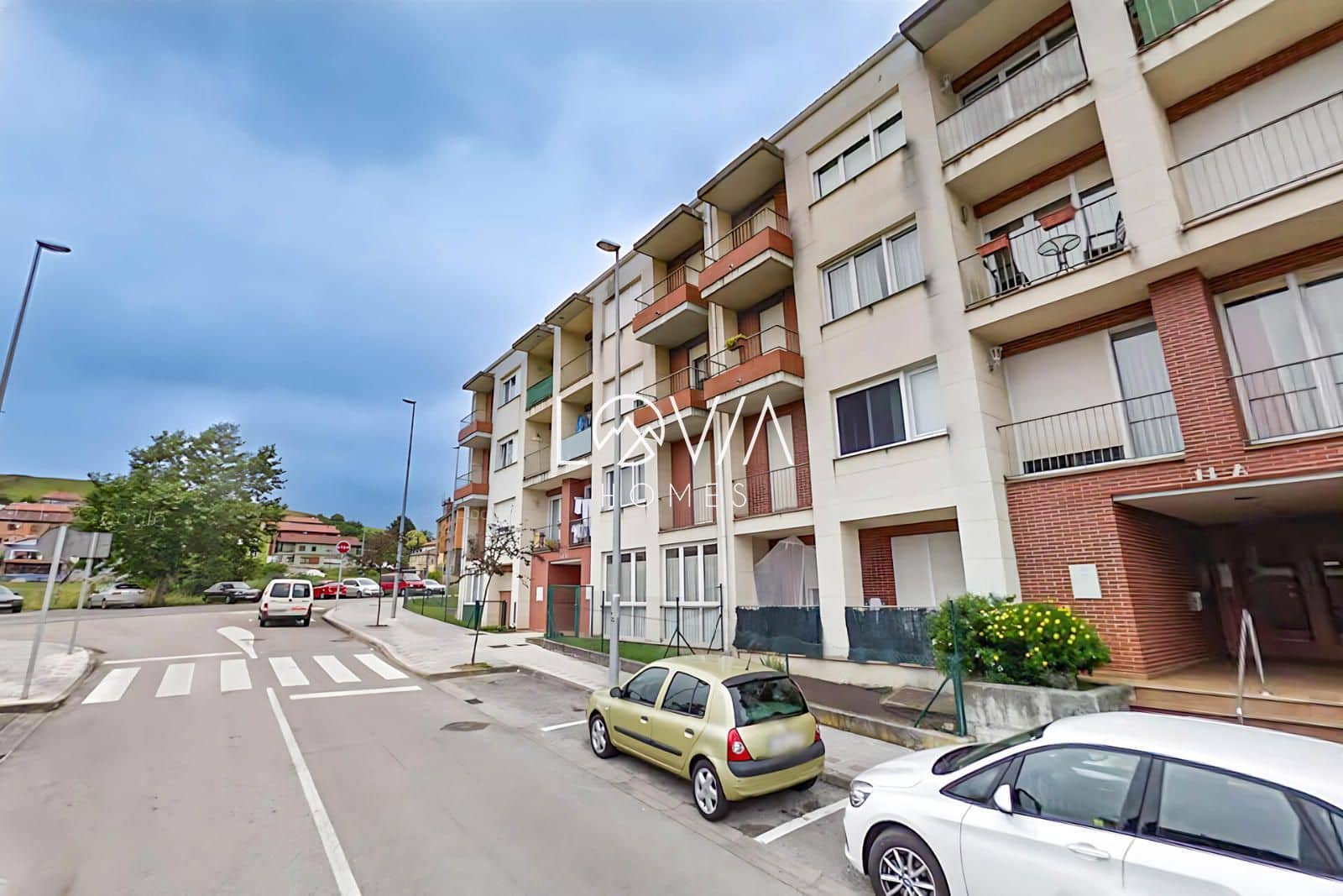 Piso de 4 habitaciones en El Astillero en venta - 149.550 € (Ref: 8873723)