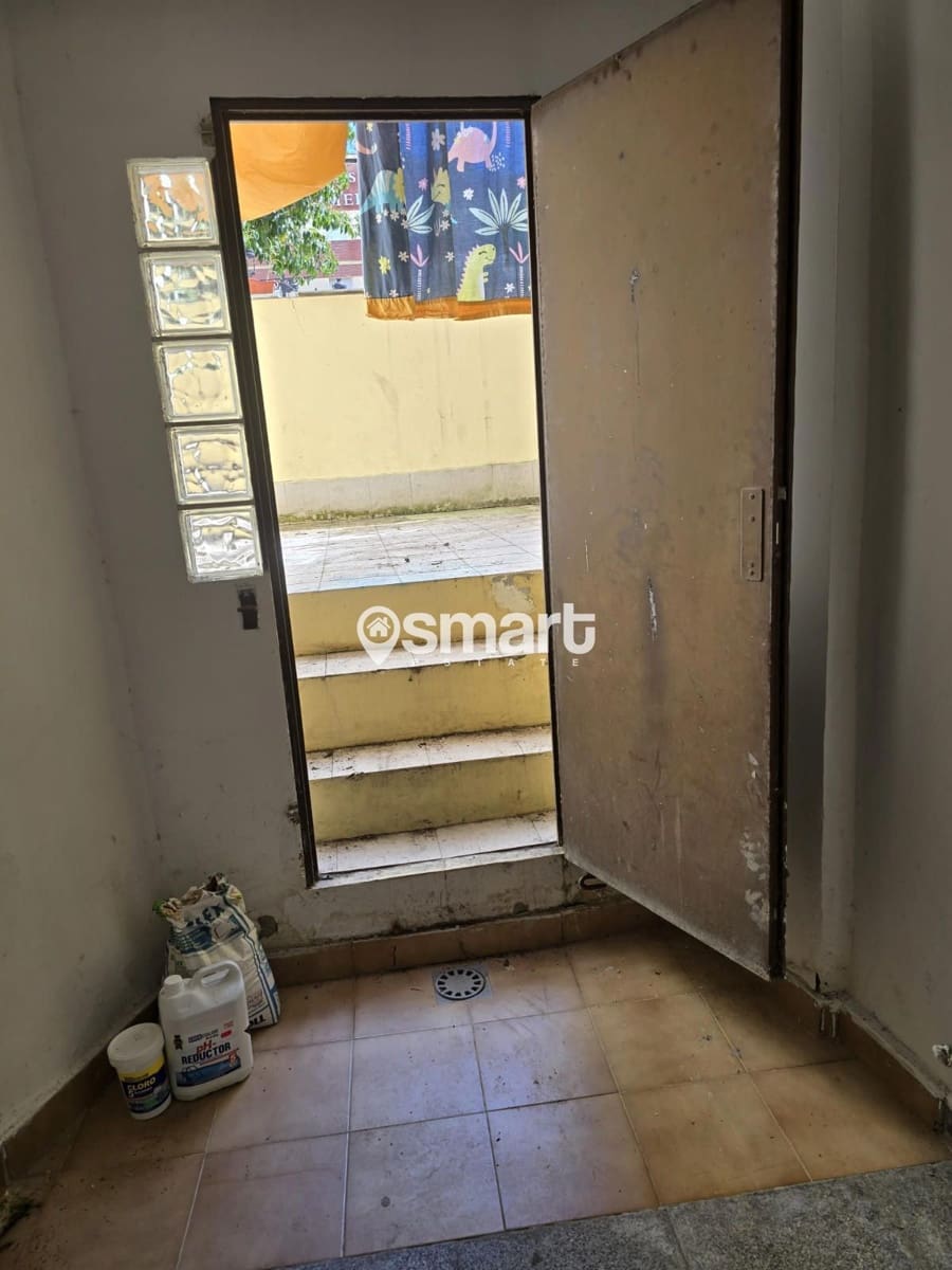 Kommersiell til salgs i Laredo - € 240 000 (Ref: 8904904)