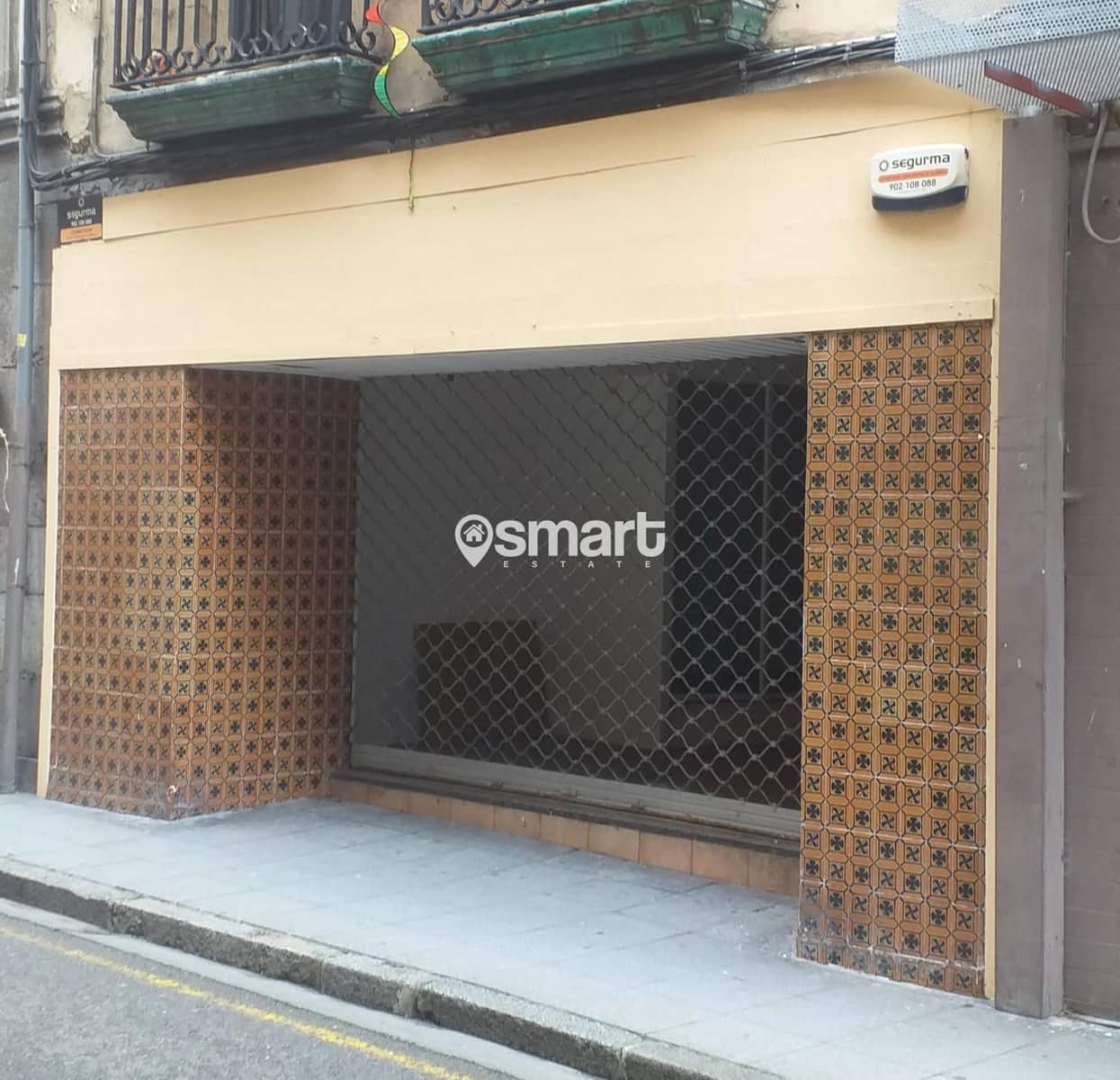 Kommersiell til salgs i Laredo - € 240 000 (Ref: 8904904)