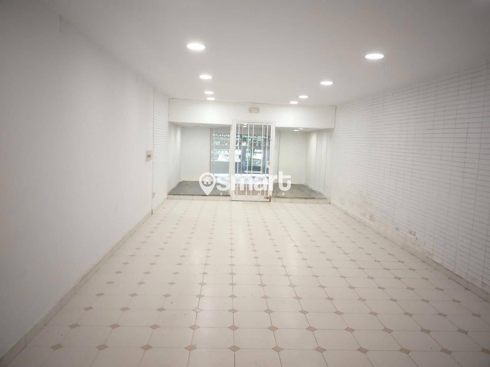 Kommersiell til salgs i Laredo - € 240 000 (Ref: 8904904)