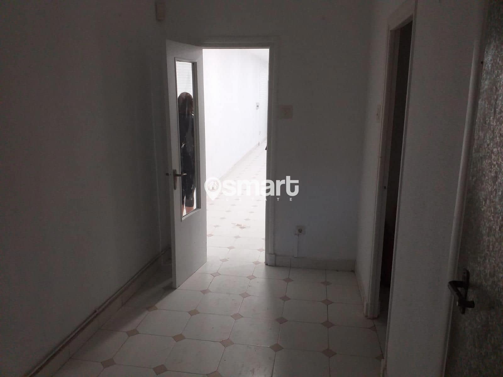 Kommersiell til salgs i Laredo - € 240 000 (Ref: 8904904)