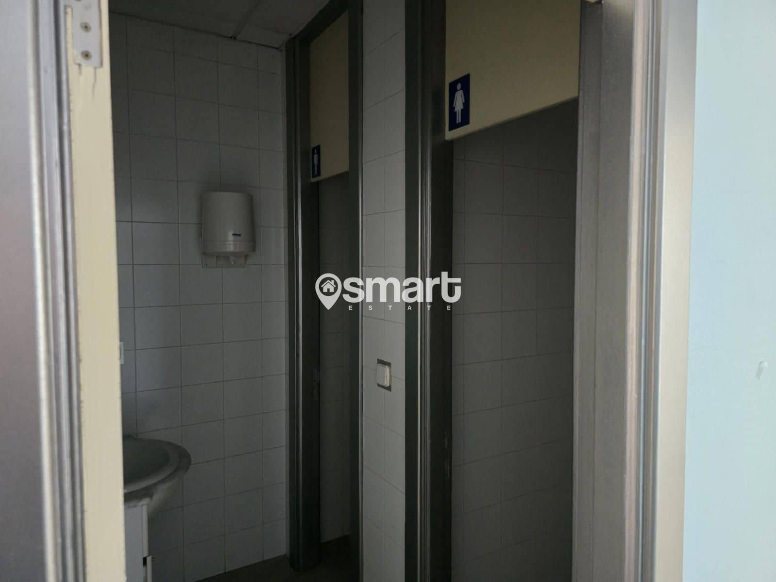 Commercieel te koop in Camargo - € 221.500 (Ref: 8925375)